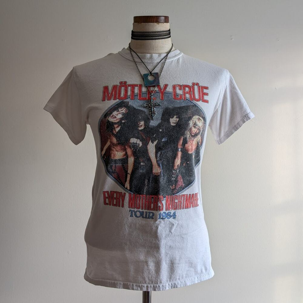 Retro White Motley Crue Rock Band Tee Y2K Concert Top S Festival Graphic Tshirt